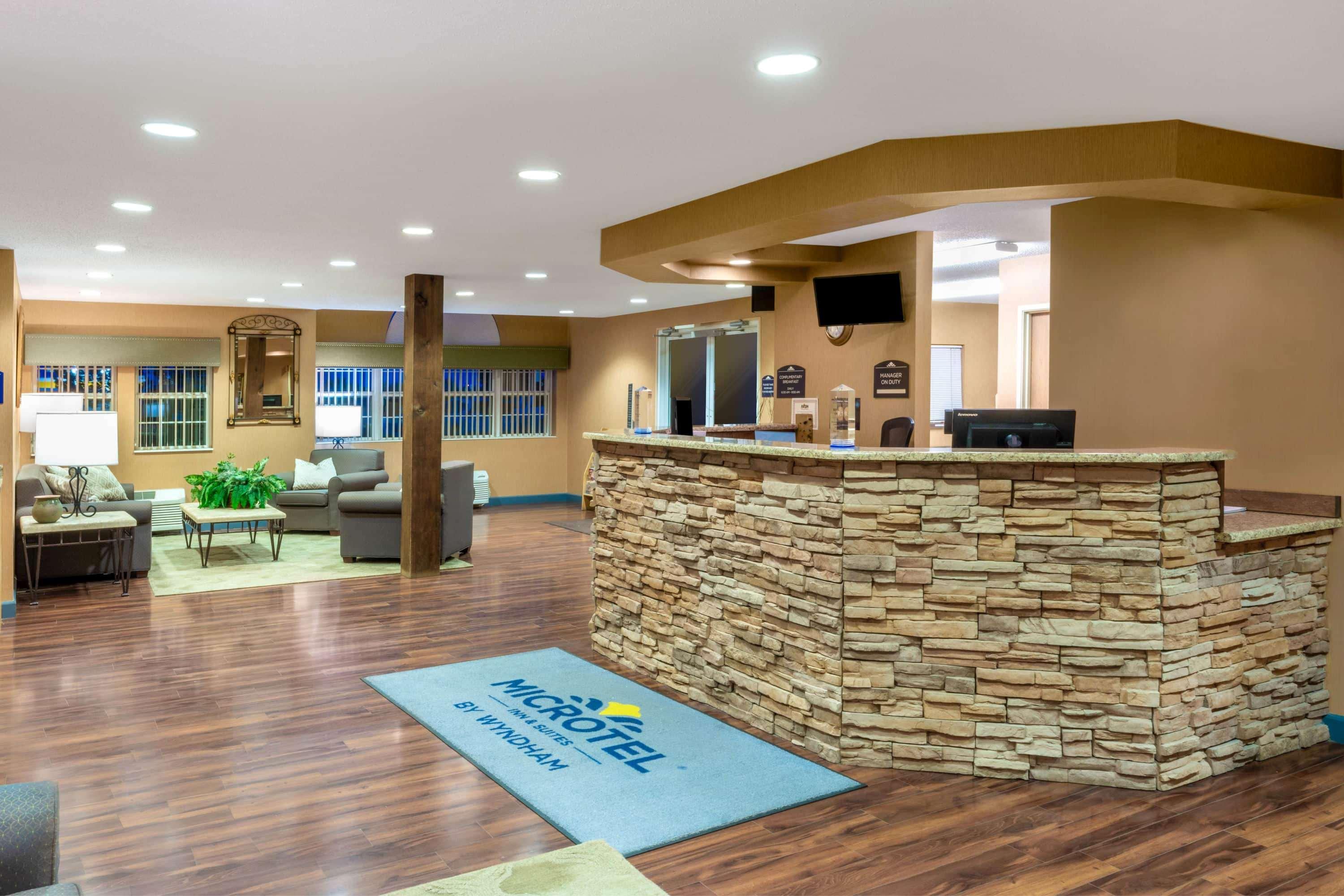 Microtel Inn & Suites Raton Exterior foto